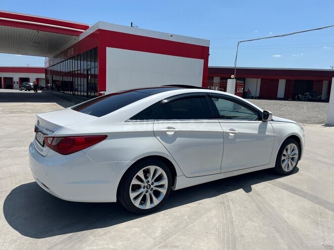 Hyundai Sonata-14