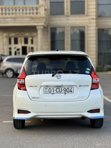 Nissan Note-7