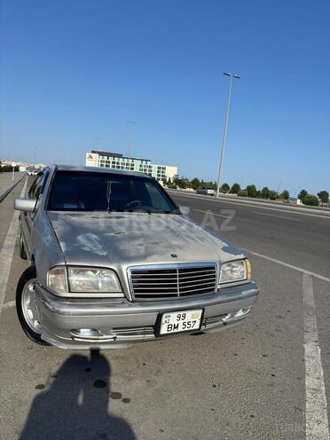 Mercedes C 200-1