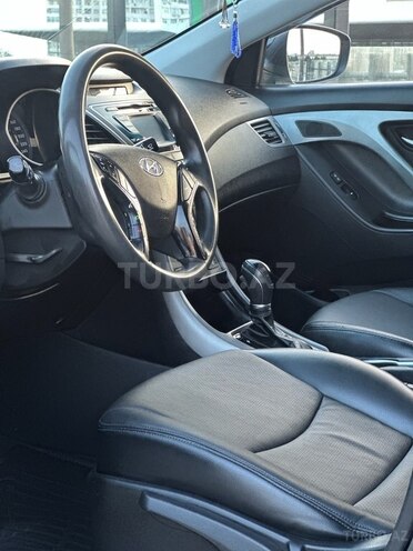 Hyundai Elantra 2015, 276,000 km - 1.8 l - Bakı