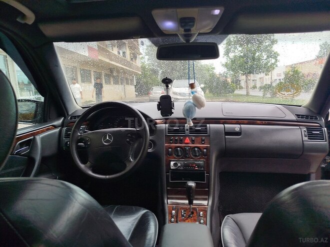 Mercedes E 240 2001, 453,000 km - 2.4 l - Bakı