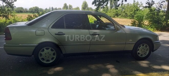 Mercedes C 200 1995, 280,000 km - 2.0 l - Qax