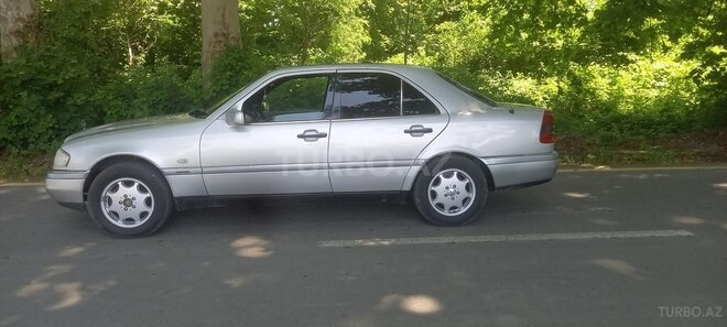 Mercedes C 200 1995, 280,000 km - 2.0 l - Qax