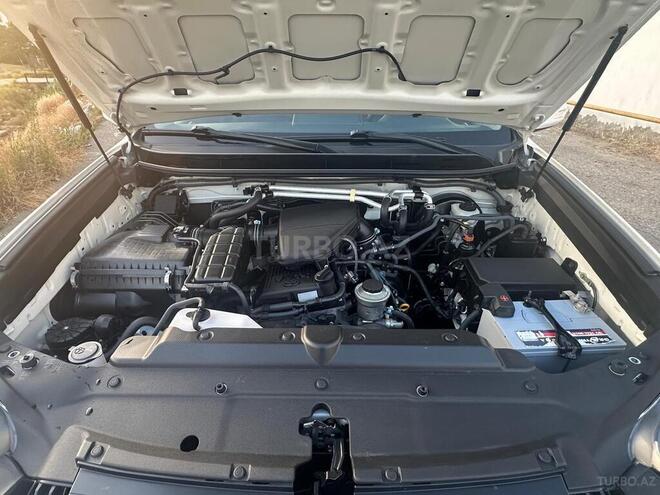 Toyota Land Cruiser Prado-4