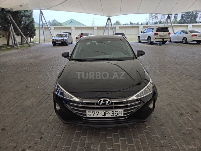 Hyundai Elantra-1