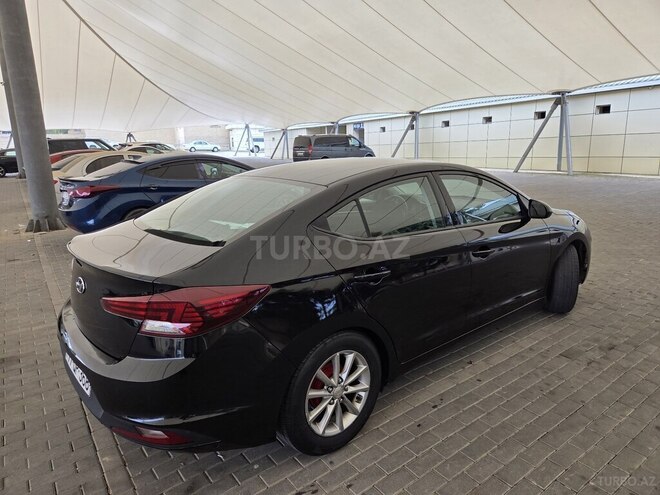 Hyundai Elantra-5