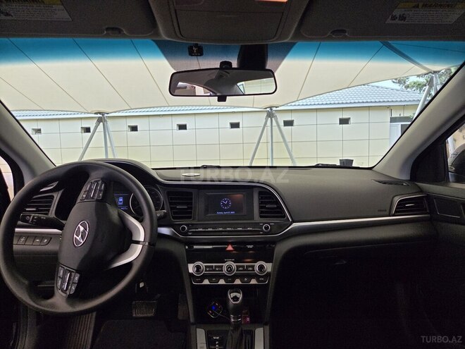 Hyundai Elantra-7