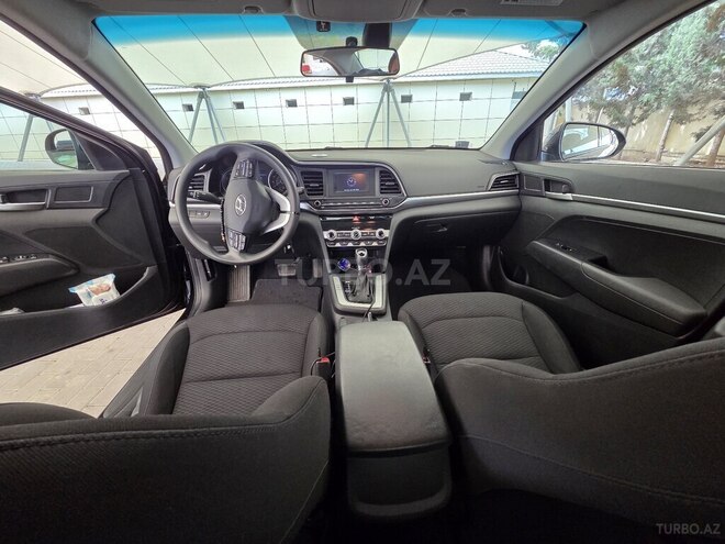 Hyundai Elantra-9