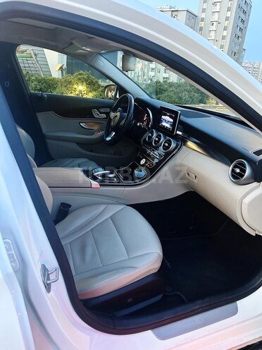 Mercedes C 300 4MATIC 2016, 182,300 km - 2.0 l - Bakı