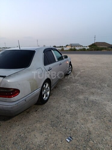 Mercedes E 200 d 1997, 58,888 km - 2.0 l - Salyan