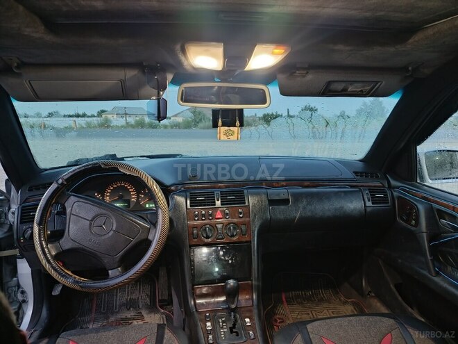 Mercedes E 200 d 1997, 58,888 km - 2.0 l - Salyan