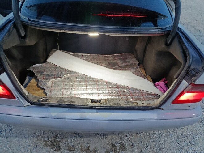 Mercedes E 200 d 1997, 58,888 km - 2.0 l - Salyan