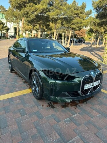 BMW i4-3