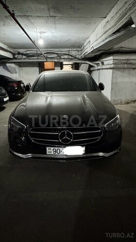 Mercedes E 300 e-1