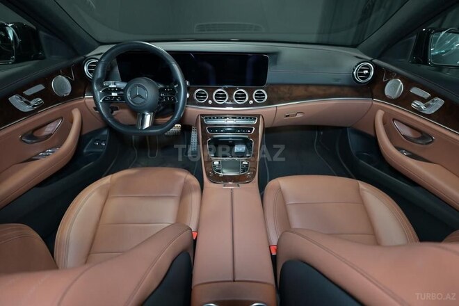 Mercedes E 300 e-5