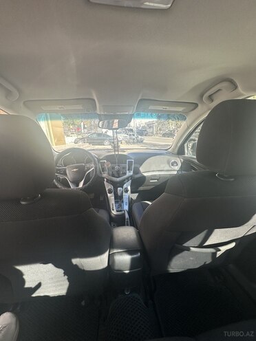 Chevrolet Cruze-10
