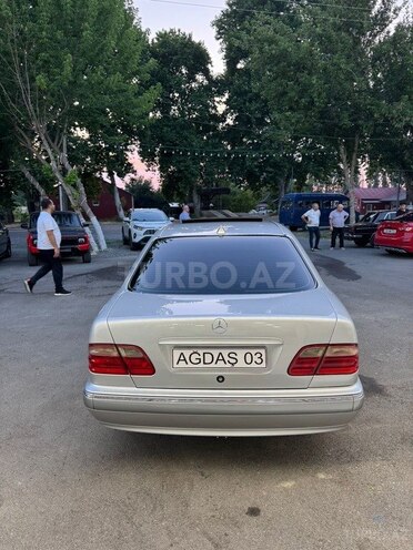 Mercedes E 280 2000, 360,000 km - 2.8 l - Ağdaş
