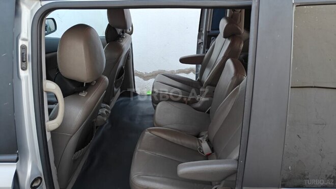 Kia Carnival-8