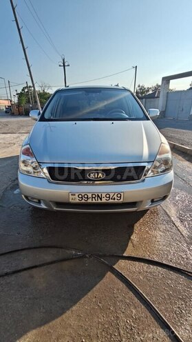 Kia Carnival-2