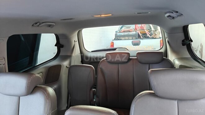Kia Carnival-11