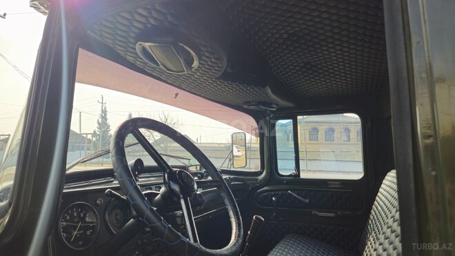 ZIL 130 1981, 350,000 km - 4.8 л - Salyan