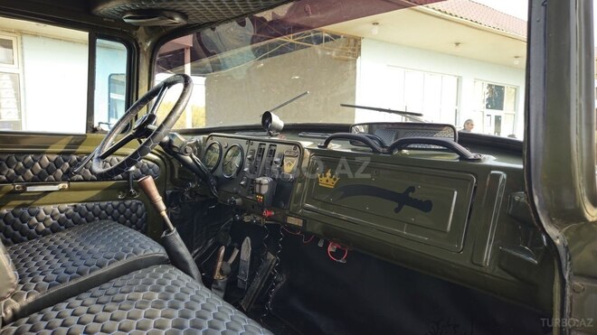 ZIL 130 1981, 350,000 km - 4.8 л - Salyan