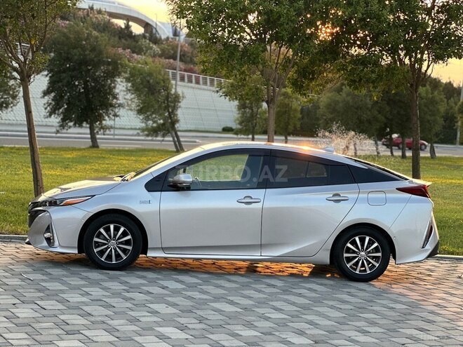 Toyota Prius 2017, 102,000 km - 1.8 l - Bakı
