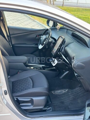 Toyota Prius 2017, 102,000 km - 1.8 l - Bakı
