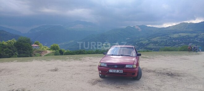Opel Astra 1993, 325,644 km - 1.2 l - Quba