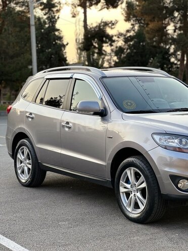 Hyundai Santa Fe 2009, 256,000 km - 2.0 л - Şirvan