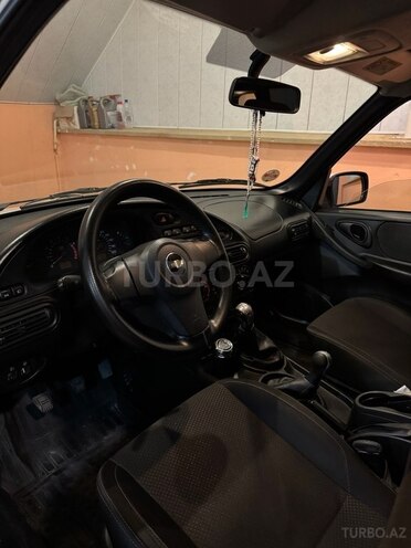Chevrolet Niva 2016, 95,000 km - 1.7 l - Qusar