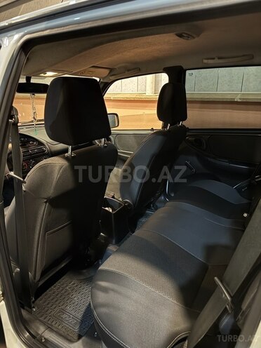 Chevrolet Niva 2016, 95,000 km - 1.7 l - Qusar