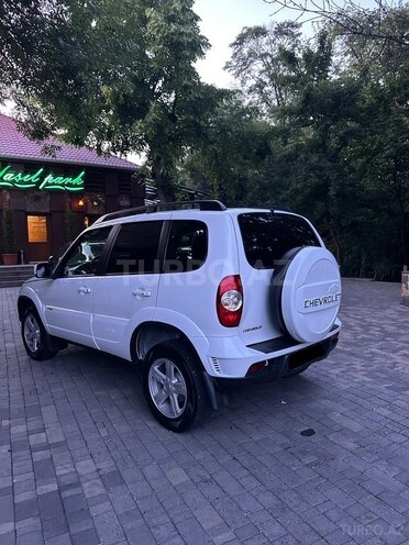 Chevrolet Niva 2016, 95,000 km - 1.7 l - Qusar