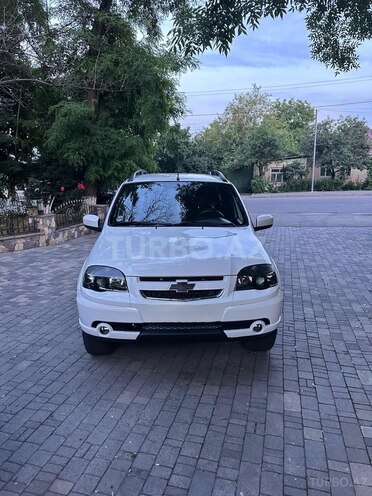 Chevrolet Niva 2016, 95,000 km - 1.7 l - Qusar