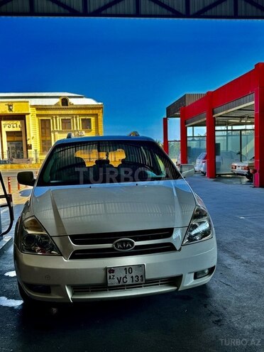 Kia Carnival-1