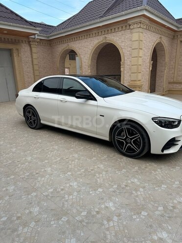Mercedes E 300 de-4