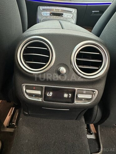 Mercedes E 300 de-15