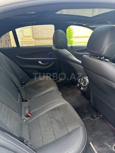 Mercedes E 300 de-16