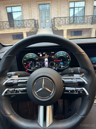 Mercedes E 300 de-8