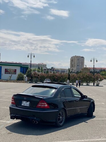 Mercedes C 320 2002, 258,000 km - 3.2 l - Bakı