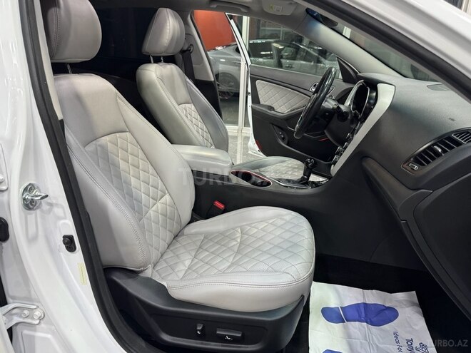 Kia Optima-25