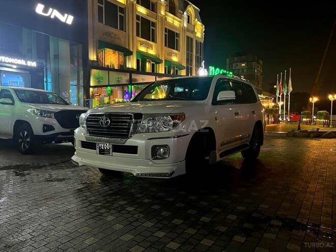 Toyota Land Cruiser-13