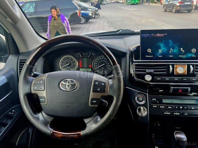 Toyota Land Cruiser-8