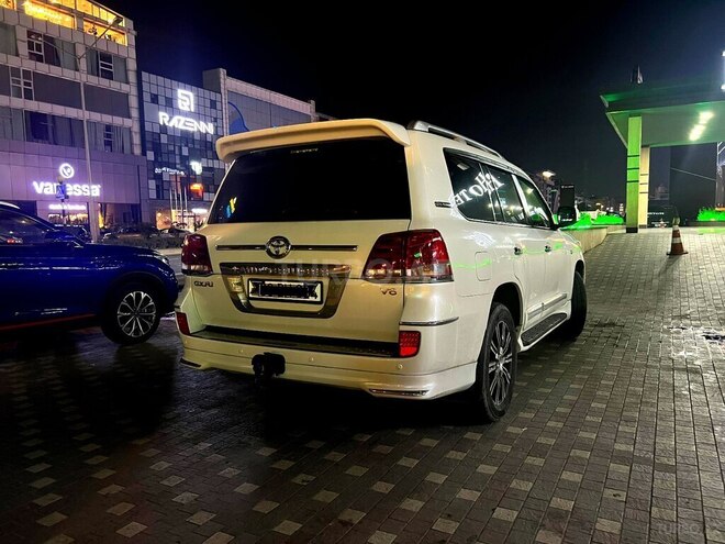 Toyota Land Cruiser-16