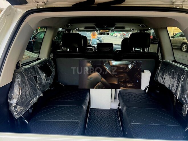 Toyota Land Cruiser-10