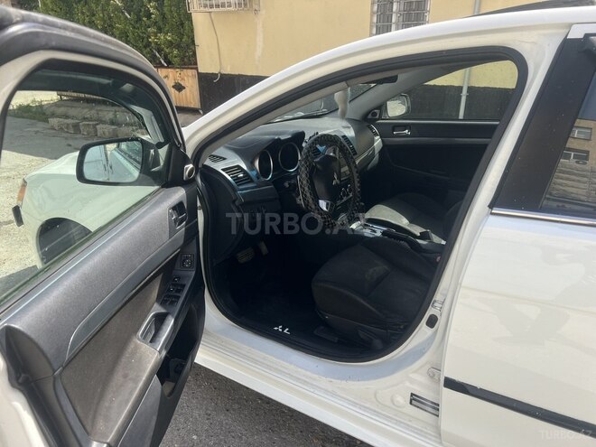 Mitsubishi Lancer 2010, 200,000 km - 2.4 l - Bakı