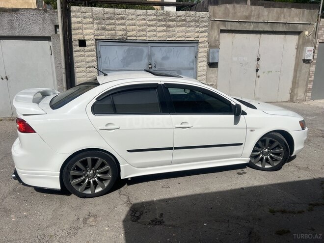 Mitsubishi Lancer 2010, 200,000 km - 2.4 l - Bakı