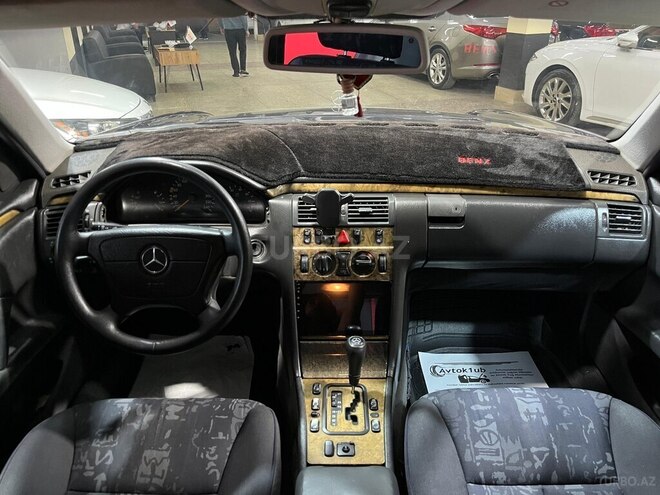 Mercedes E 240 1998, 302,303 km - 2.4 l - Bakı