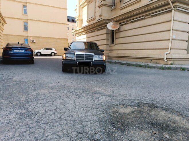 Mercedes E 220 1993, 368,945 km - 2.2 л - Bakı