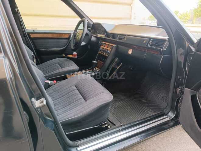 Mercedes E 220 1993, 368,945 km - 2.2 л - Bakı